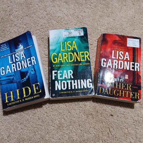 LISA GARDNER 'Fear Nothing', 'Hide' & 'The Other Daughter' - Picture 2 of 5